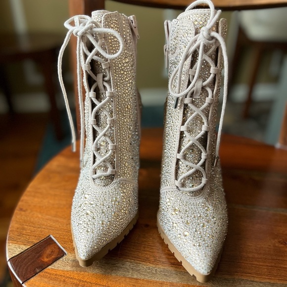 Steve Madden Illisa Rhinestone Lace Up Ankle Boot - Picture 3 of 16